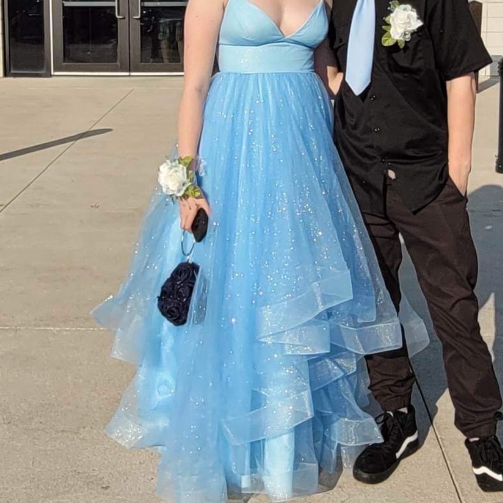 Stacee’s Sparkling Blue Prom Dress